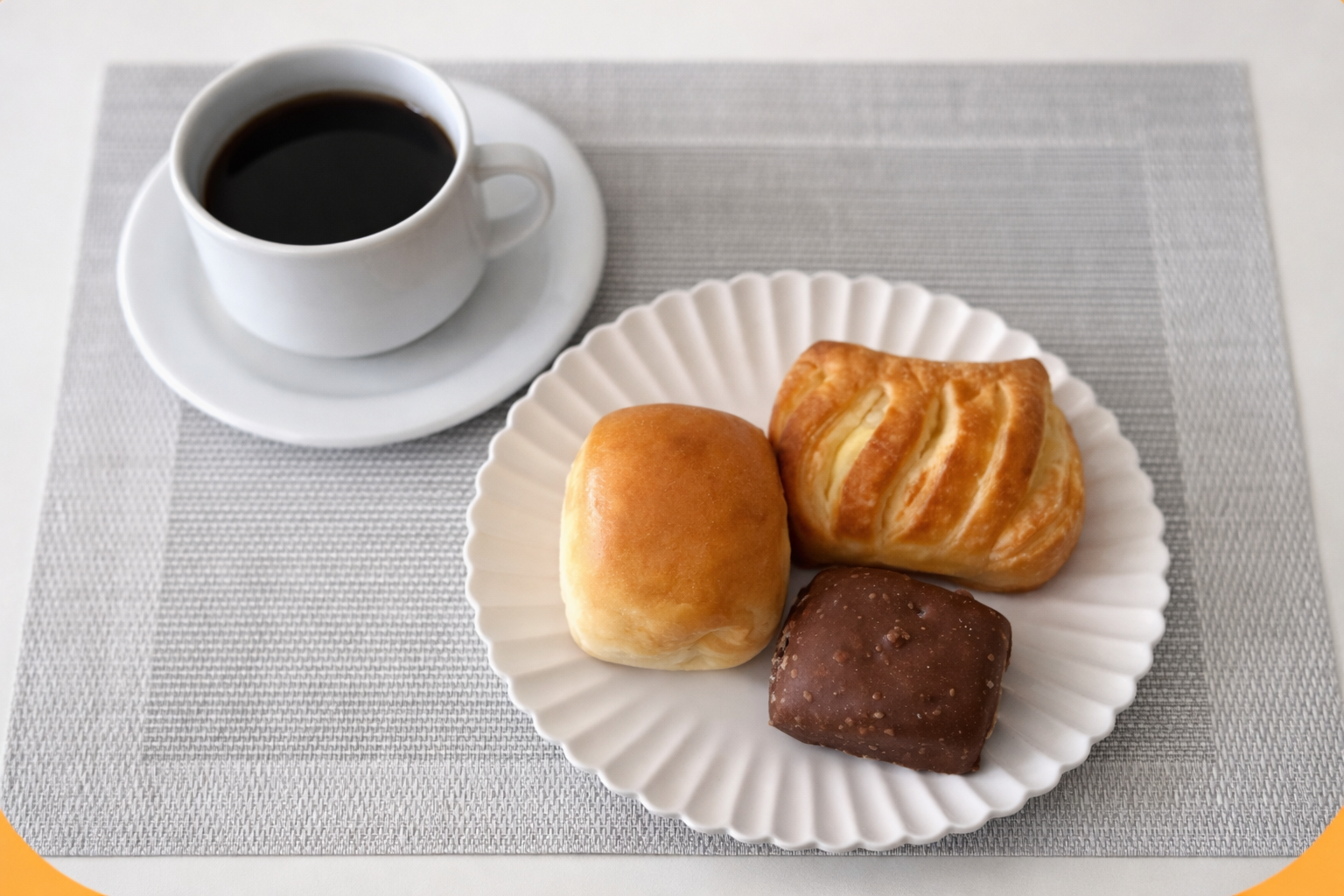 グループホームパキラの朝食 - パンとコーヒー